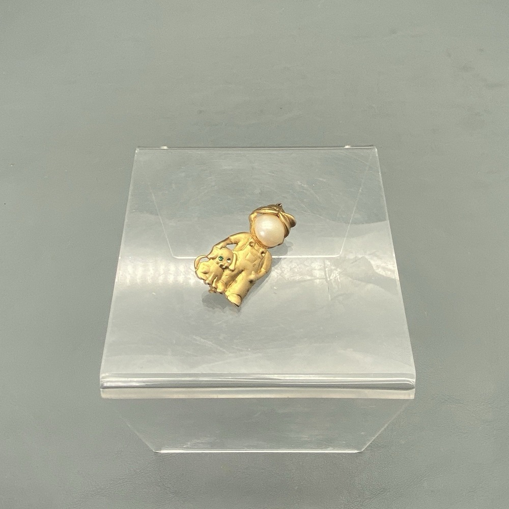 Vintage Brooch Boy Cap Dog Puppy Brushed Gold Tone Pearl Head Rhinestones 1208